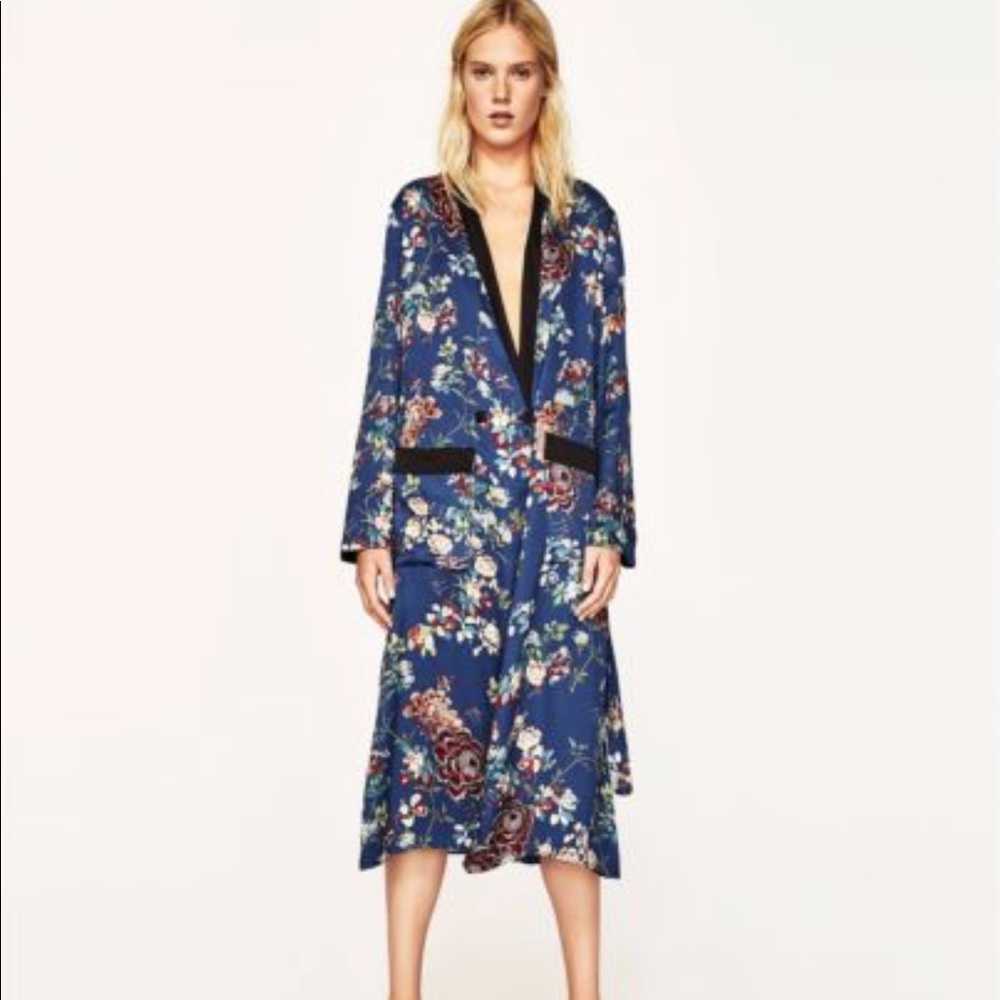 Zara blue floral kimono